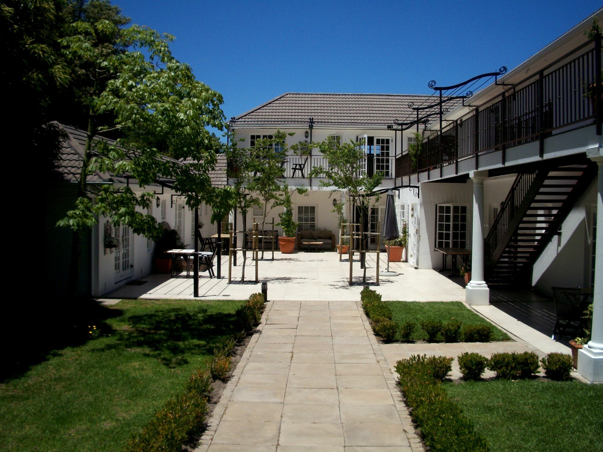 Constantia White Lodge Guest House Cape Town Exterior photo